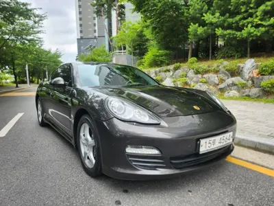 Porsche Panamera · 2011 год