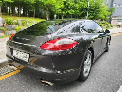 Porsche Panamera 2011, 188000 км, за 8139.61 USD