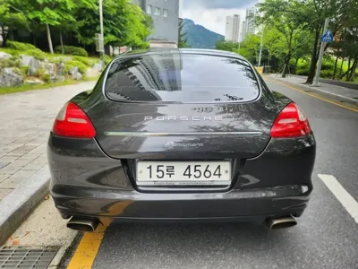 Porsche Panamera 2011, 188000 км, за 8139.61 USD