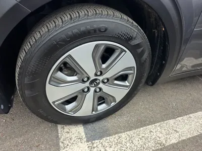 Kia Niro 2017, 76650 км, за 8993.04 USD - фото 13