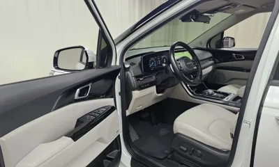 Kia Canival 2023, 39818 км, за 18741.71 USD - фото 10