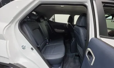 Hyundai Venue 2023, 9326 км, за 16482.09 USD - фото 19