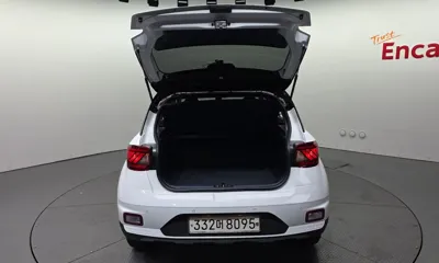 Hyundai Venue 2023, 9326 км, за 16482.09 USD - фото 20