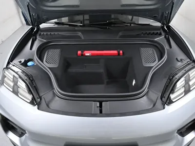 Porsche Macan 2025, 3340 км, за 71357.77 USD - фото 6