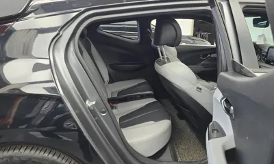 Hyundai Veloster 2018, 135959 км, за 5750.93 USD - фото 12