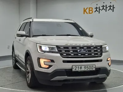 Ford Explorer 2016, 126328 км, за 6370.67 USD