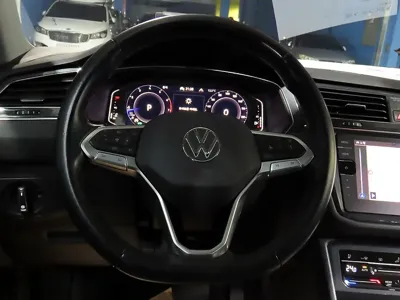 Volkswagen Tiguan 2022, 47669 км, за 15562.93 USD - фото 10