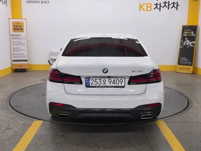 BMW 5-Series 2021, 39853 км, за 24777 USD