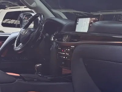 Lexus LX 2016, 140000 км, за 119442.43 USD