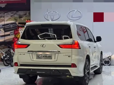 Lexus LX 2016, 140000 км, за 119442.43 USD - фото 7