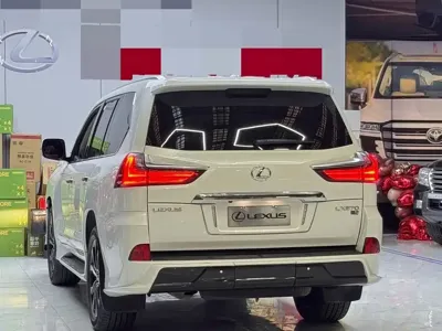 Lexus LX 2016, 140000 км, за 119442.43 USD - фото 9