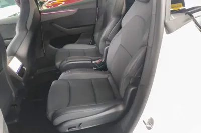 Tesla Model Y L 2025, 10300 км, за 47514 USD - фото 20