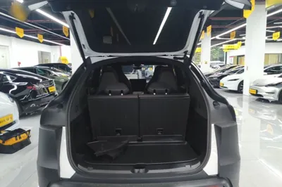 Tesla Model Y L 2025, 10300 км, за 47514 USD - фото 22