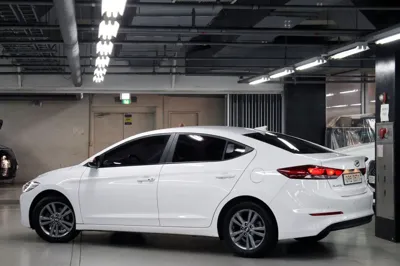 Hyundai Avante 2016, 95000 км, за 5785.61 USD