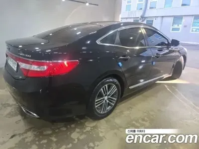 Hyundai Grandeur 2013, 96000 км, за 3708.61 USD
