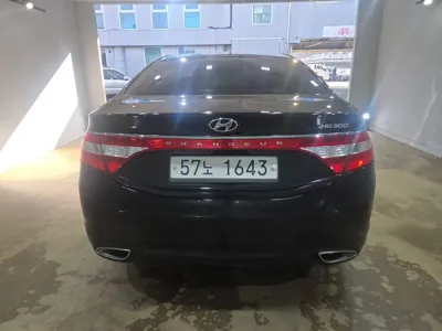 Hyundai Grandeur 2013, 96000 км, за 3708.61 USD