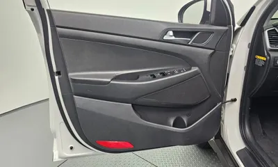 Hyundai Tucson 2016, 125105 км, за 6381.45 USD - фото 24
