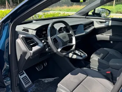 Audi Q5 e-tron 2023, 30000 км, за 21777.09 USD - фото 9