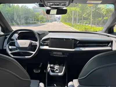 Audi Q5 e-tron 2023, 30000 км, за 21777.09 USD - фото 14