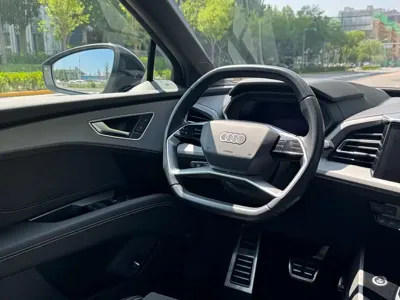 Audi Q5 e-tron 2023, 30000 км, за 21777.09 USD - фото 15