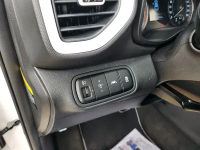 Hyundai Venue 2020, 57093 км, за 6710.1 USD - фото 9