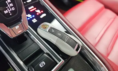 Porsche Panamera 2018, 76300 км, за 55295.39 USD - фото 16