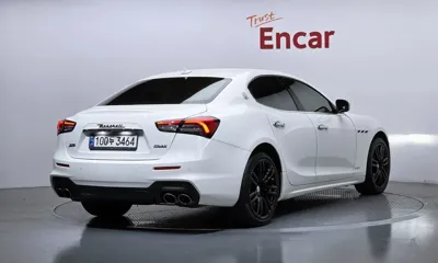 Maserati Ghibli 2018, 80238 км, за 15622.95 USD