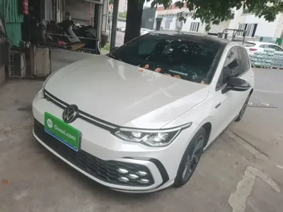 Volkswagen Golf 2022, 75700 км, за 11668.4 USD