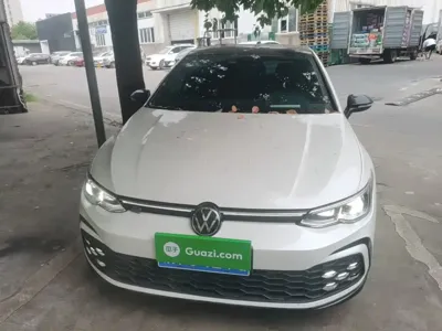 Volkswagen Golf 2022, 75700 км, за 11668.4 USD