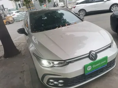 Volkswagen Golf 2022, 75700 км, за 11668.4 USD