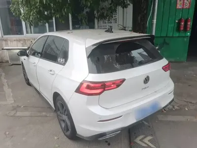 Volkswagen Golf 2022, 75700 км, за 11668.4 USD