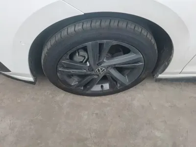 Volkswagen Golf 2022, 75700 км, за 11668.4 USD - фото 23