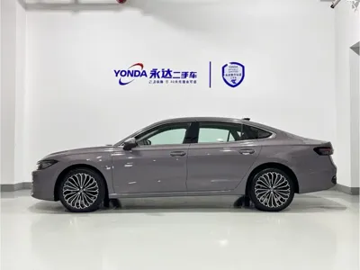 Volkswagen Passat 2024, 1600 км, за 22924.81 USD