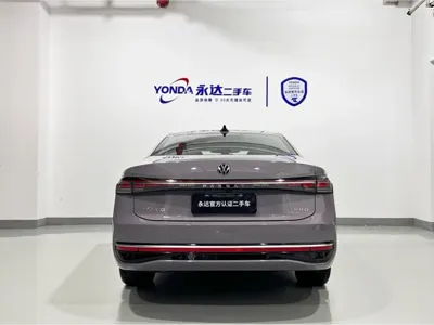 Volkswagen Passat 2024, 1600 км, за 22924.81 USD