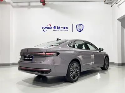 Volkswagen Passat 2024, 1600 км, за 22924.81 USD