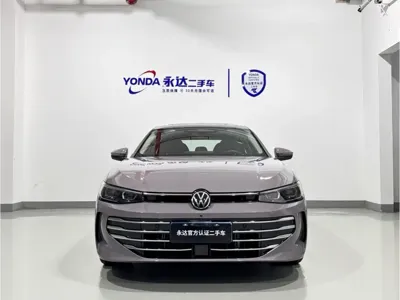 Volkswagen Passat 2024, 1600 км, за 22924.81 USD