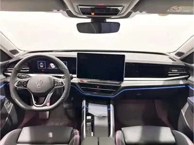 Volkswagen Passat 2024, 1600 км, за 22924.81 USD - фото 8