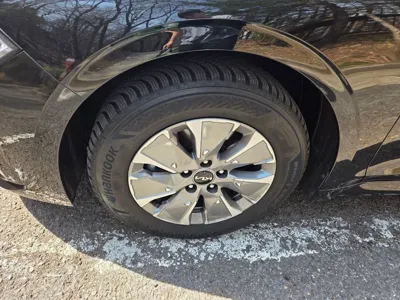 Kia K5 2024, 39700 км, за 15497.62 USD