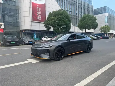 Changan UNI-V · 2025 год