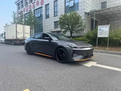 Changan UNI-V 2025, 14000 км, за 11741.97 USD