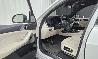 BMW X7 2022, 53048 км, за 57634.24 USD - фото 11