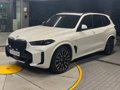 BMW X5 2025, 1450 км, за 55672.7 USD