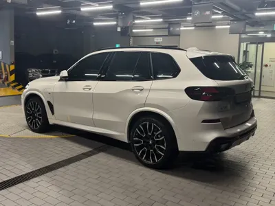 BMW X5 2025, 1450 км, за 55672.7 USD