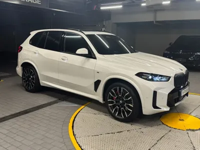 BMW X5 2025, 1450 км, за 55672.7 USD