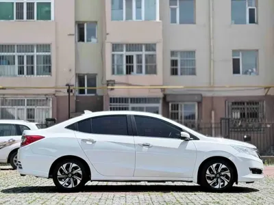 Honda Crider 2017, 110100 км, за 6389.31 USD