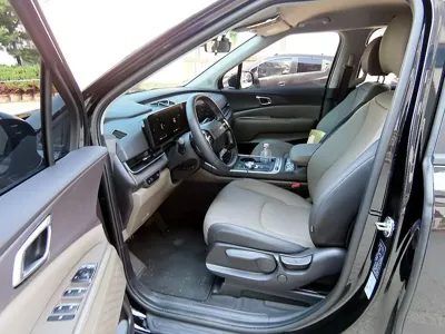 Kia Canival 2025, 21738 км, за 4476.83 USD