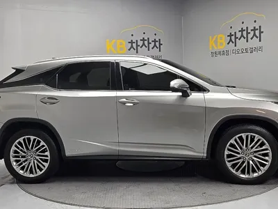 Lexus RX 2022, 31418 км, за 36431.67 USD