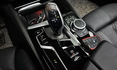 BMW 5-Series 2022, 67690 км, за 65046.9 USD - фото 9