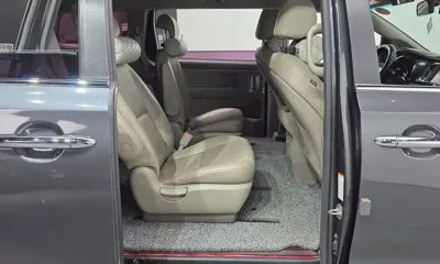 Kia Canival 2017, 147466 км, за 9641.7 USD - фото 11