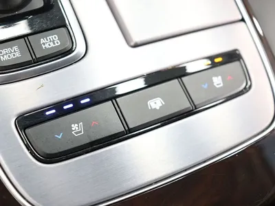 Hyundai Equus 2015, 96234 км, за 5848.3 USD - фото 13